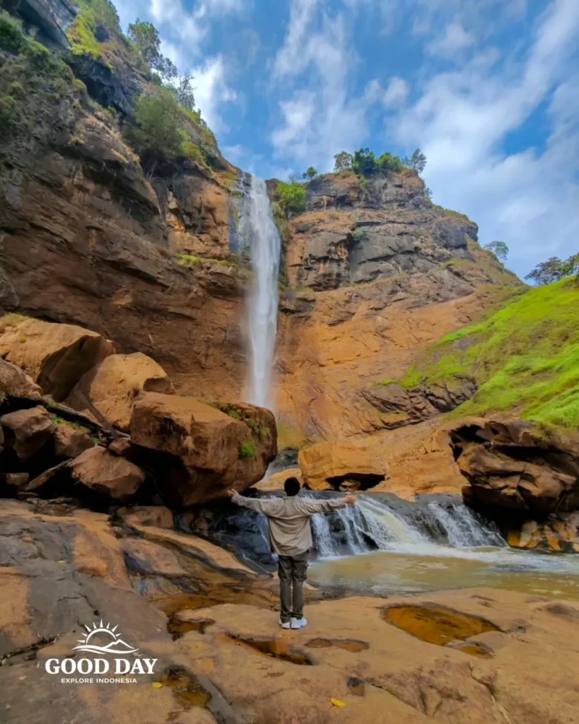 Travelers exploring Geopark Ciletuh in West Java on a one-day trip from Jakarta with Good Day Tour, featuring spectacular waterfalls, rainforest, cliffs, and UNESCO Global Geopark landscapes.