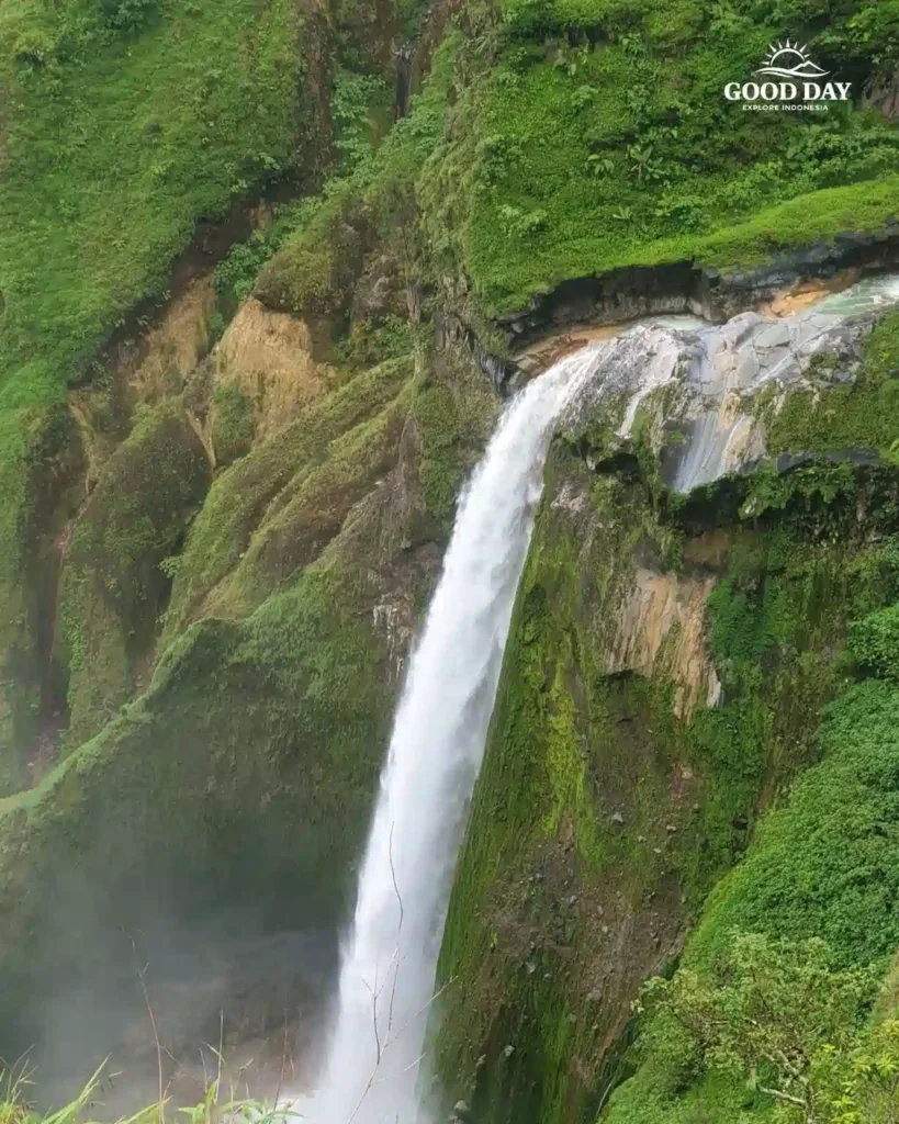Mount Rinjani and scenic mountain landscape in Lombok, Indonesia